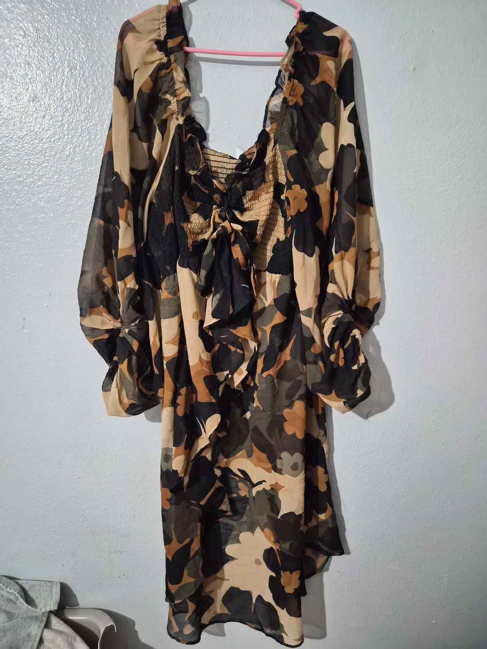 Truth Floral Long-Sleeve Ruffle Midi Dress in Black & Tan